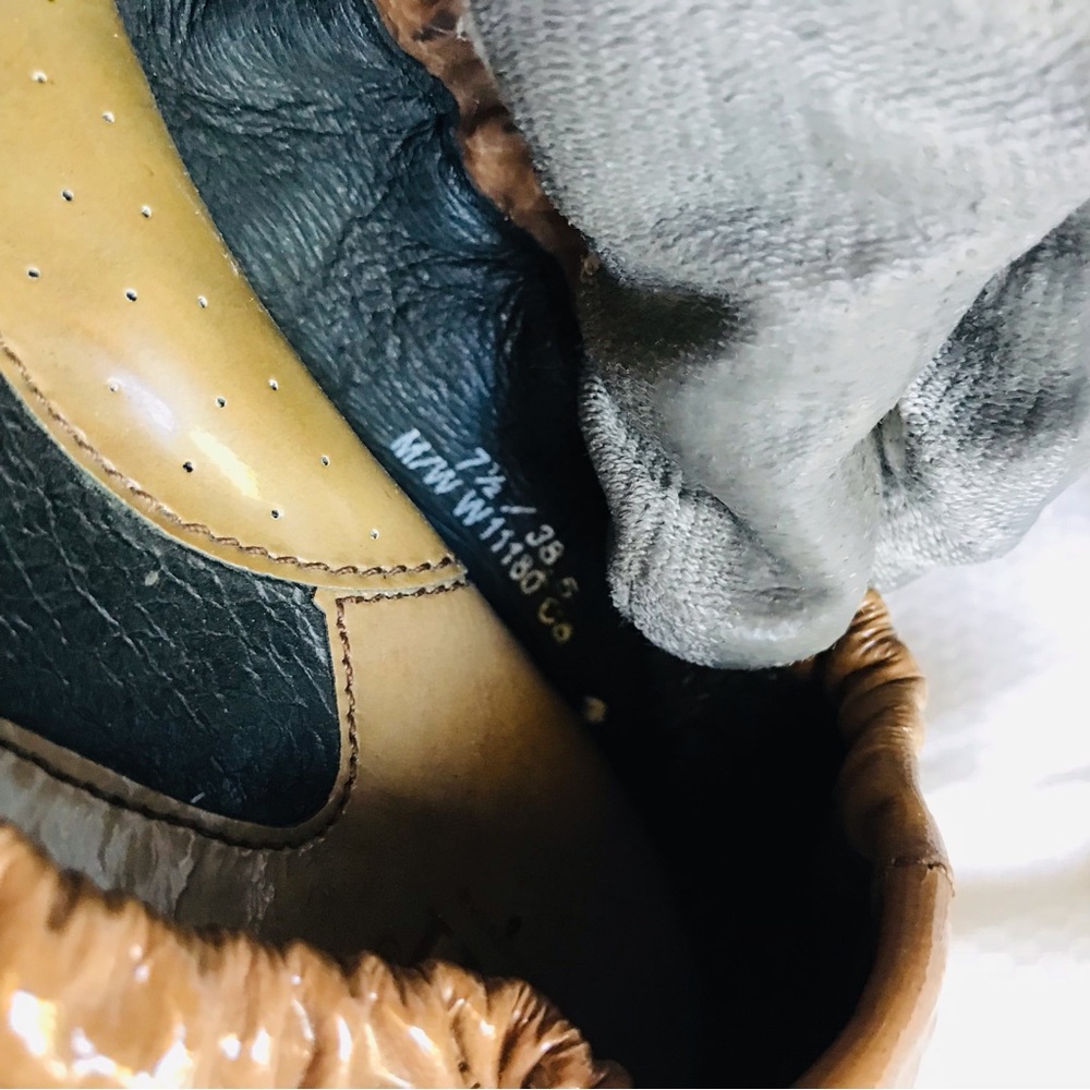 Born Brown Shoes - Picture 6 of 11